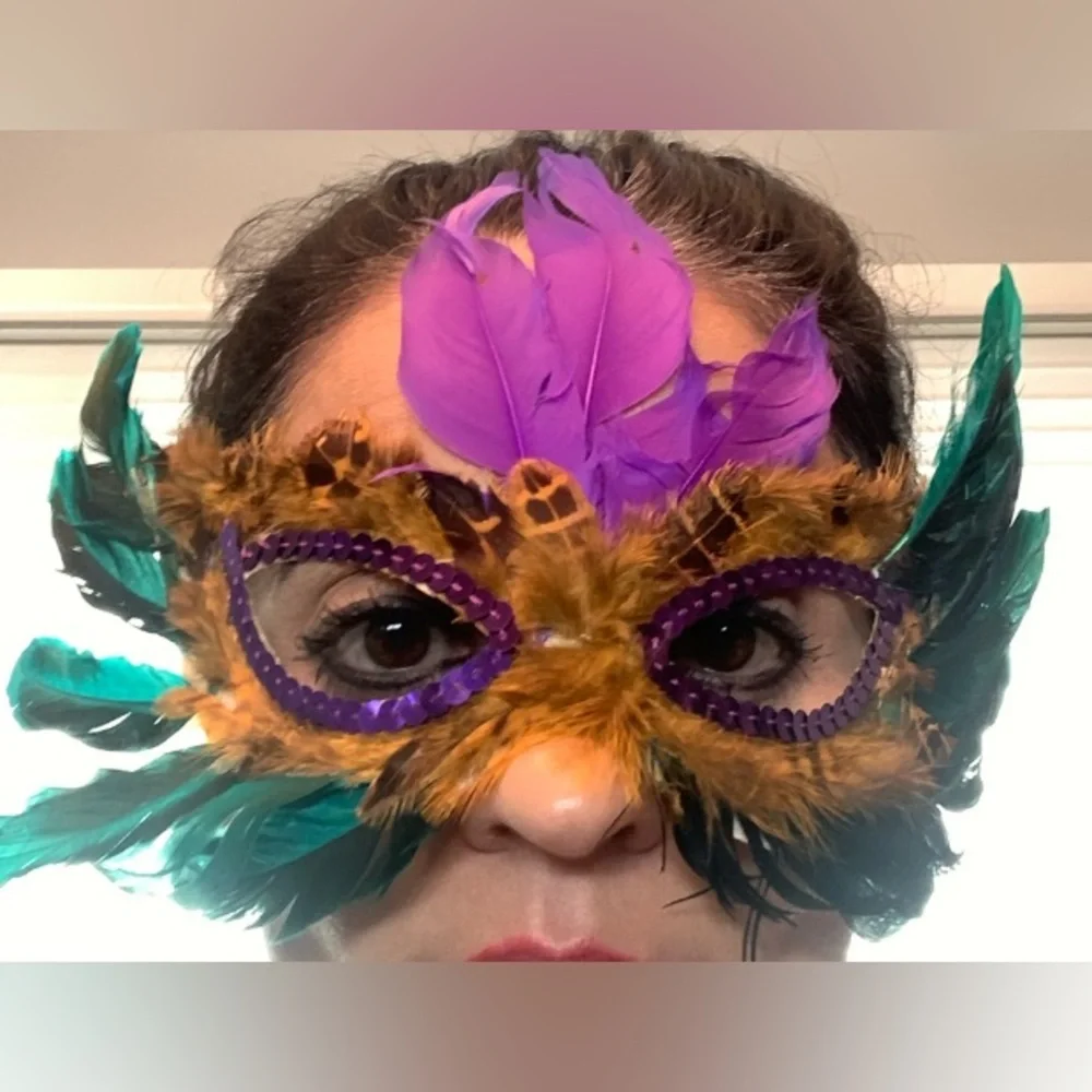 Mardi Gras Masks 6 Feather Sequin Elastic Band, 6 Bead Necklaces, Masquerade EUC